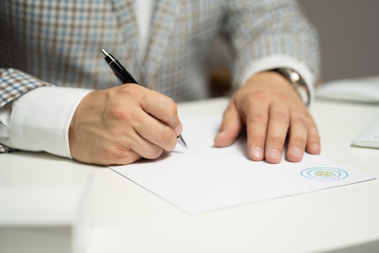 entdecken sie alle informationen zu einem mietvertrag: rechtliche grundlagen, wichtige klauseln und tipps für mieter und vermieter für eine erfolgreiche mietbeziehung.