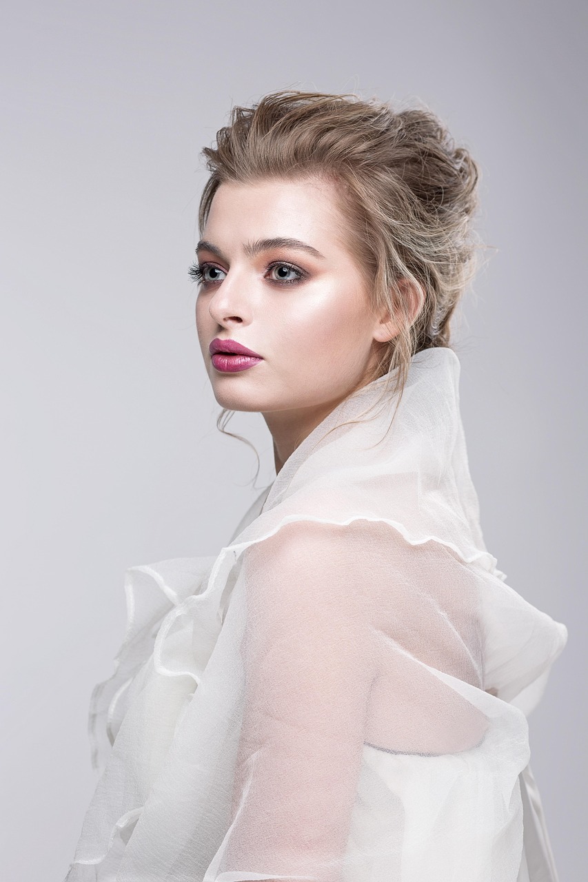 entdecken sie die neuesten trends in der modewelt: von eleganten outfits bis hin zu lässigen freizeitlooks. lassen sie sich inspirieren und finden sie ihren individuellen stil!