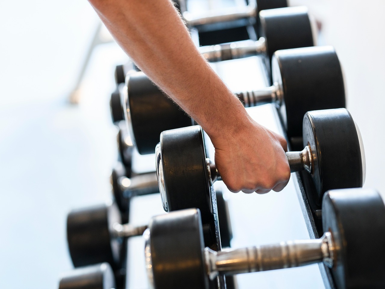 entdecken sie die vorteile des krafttrainings für körper und geist. verbessern sie ihre fitness, steigern sie ihre muskelmasse und fördern sie ihre allgemeine gesundheit mit effektiven trainingsprogrammen und tipps.