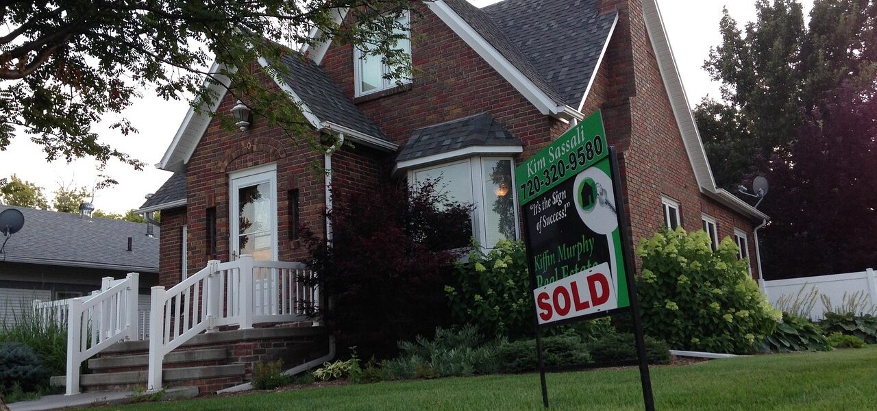 entdecken sie die steuerlichen vorteile beim immobilienkauf und wie sie durch gezielte nutzung steuern sparen k&ouml;nnen.